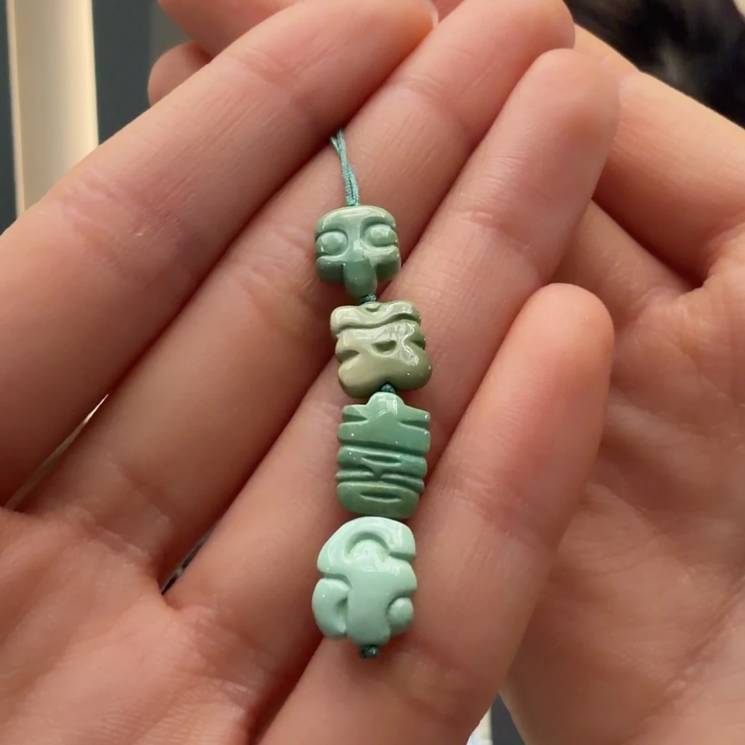 绿松石未镶嵌颈饰