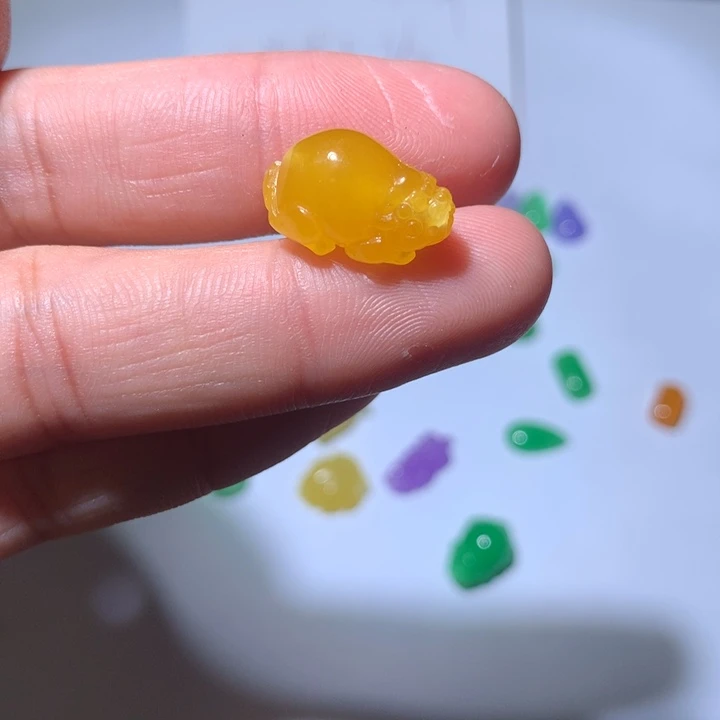 好****翡翠未镶嵌颈饰挂件