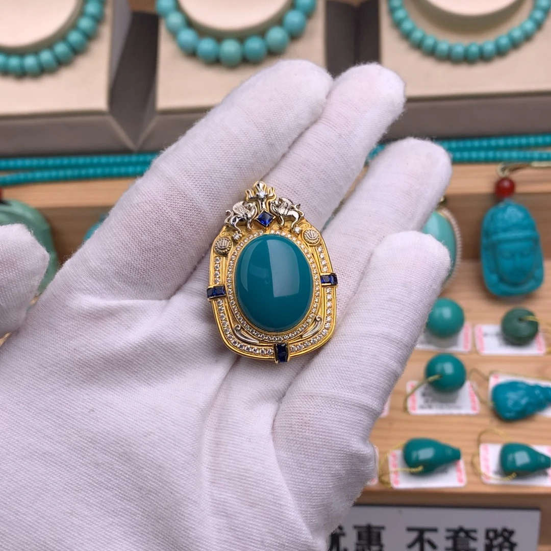 18K金镶嵌绿松石珠宝奇石