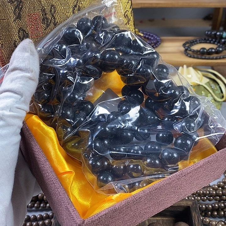 泥塑木*柒息肌1.2的108颗