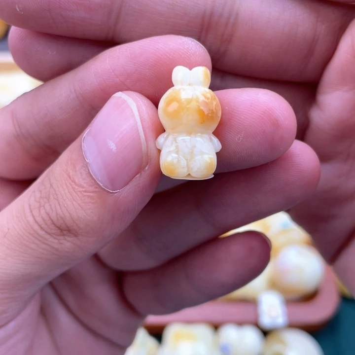 琥珀未镶嵌裸石蜜蜡