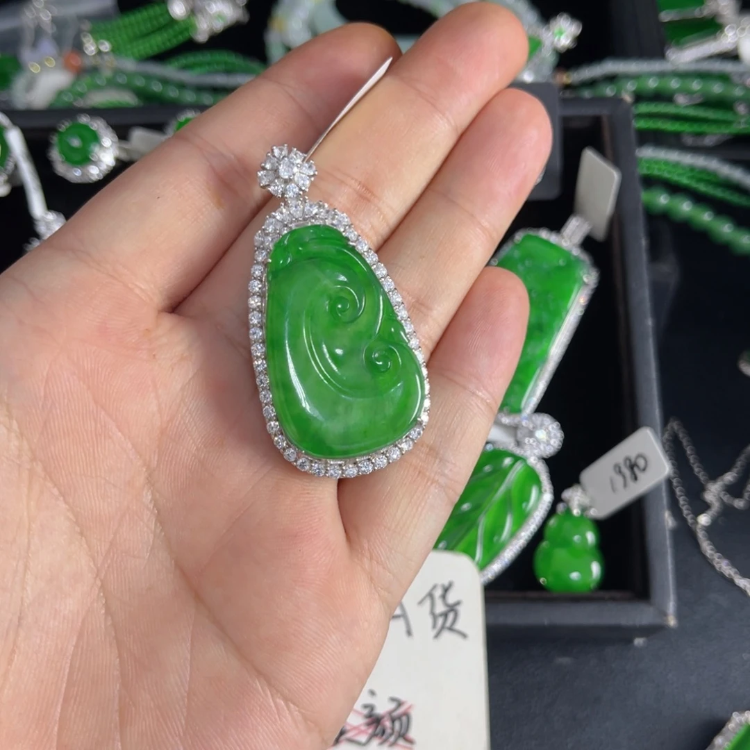 翡翠银S925镶嵌戒指翡翠吊坠