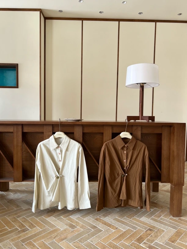 【赵小小&结构主义】7088 翻领两粒扣不规则侧边系带长袖衬衫上衣女