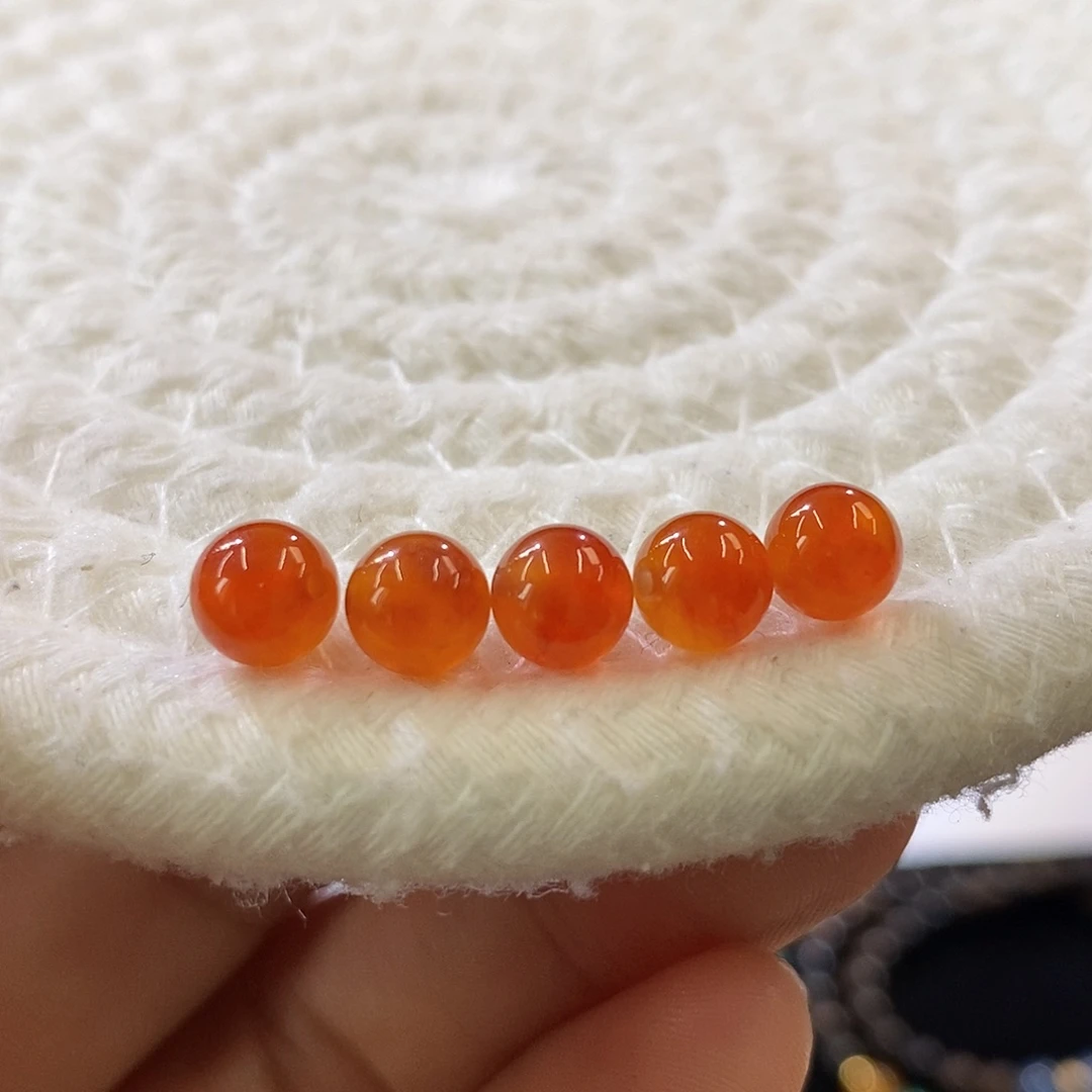 翡翠未镶嵌挂件多样发其一