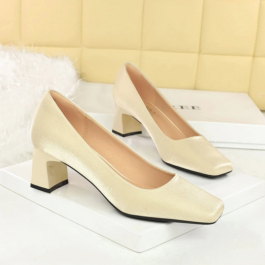 春秋新款法式优雅时尚单鞋方头绸缎粗跟浅口素面中跟真皮通勤女鞋