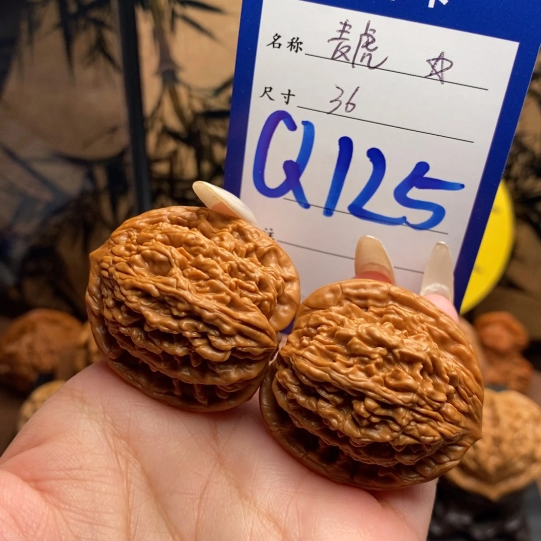 文玩核桃把件麦虎36