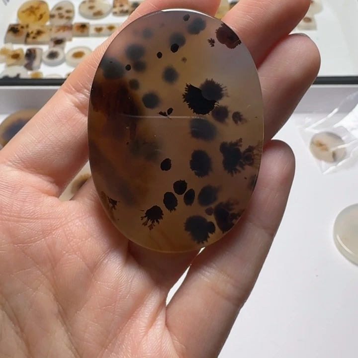 玛瑙/玉髓未镶嵌珠宝奇石