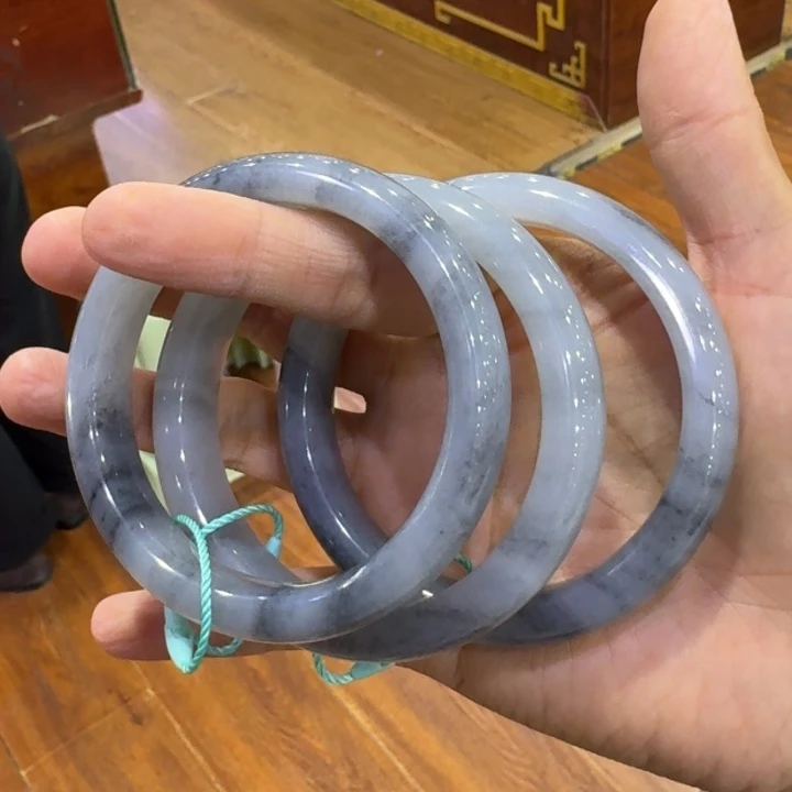 和田玉未镶嵌颈饰新疆青花手镯董事长多样性拍一发一