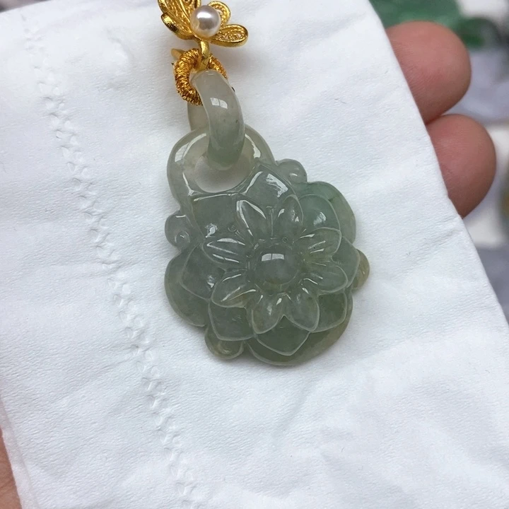 翡翠未镶嵌颈饰19号