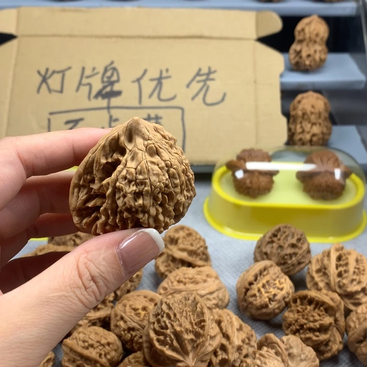 ****文玩核桃把件异形单只