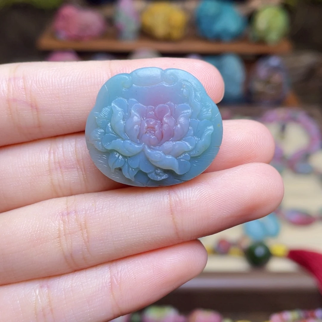 用***8玛瑙/玉髓未镶嵌珠宝半成品盐源玛瑙蓝紫锁牌