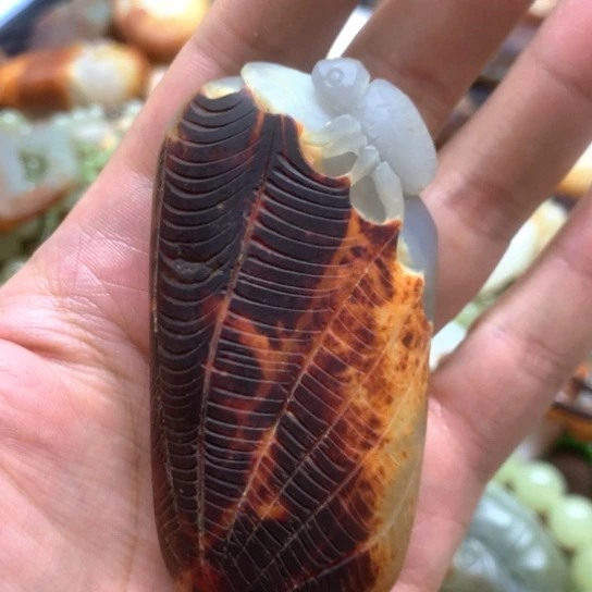 和田玉未镶嵌把件