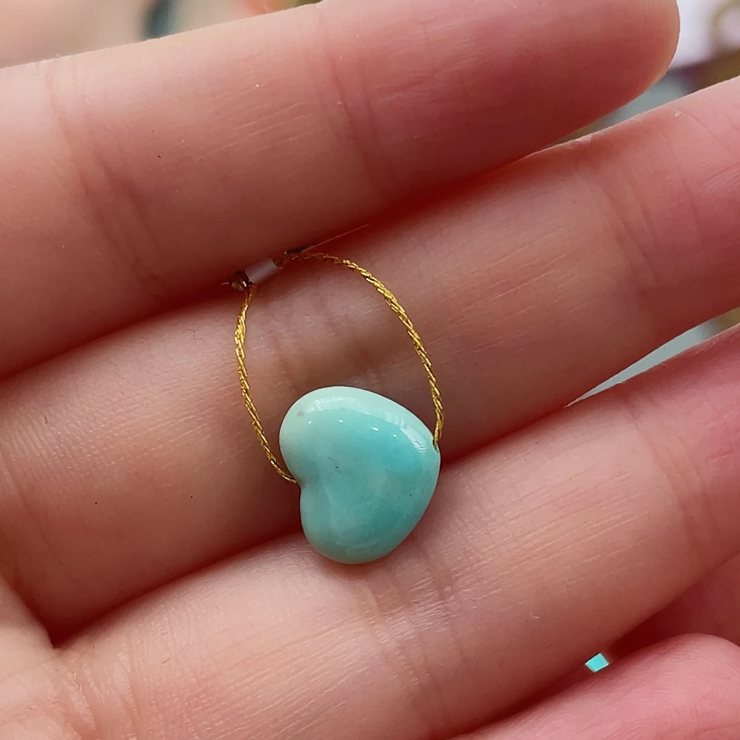 绿松石颈饰未镶嵌