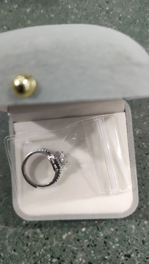 非金属莫桑石戒指 小方形戒指发1盒