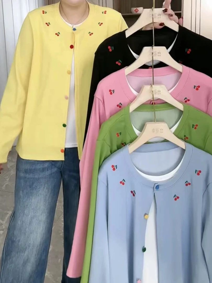 （小柒家）刺绣樱桃假两件开衫大码显瘦外套99695