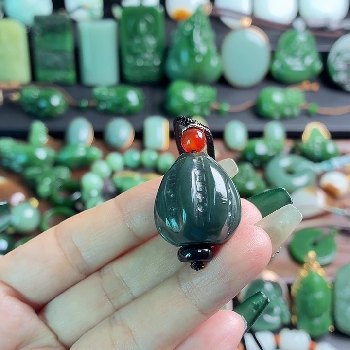 古***宁和田玉未镶嵌挂件