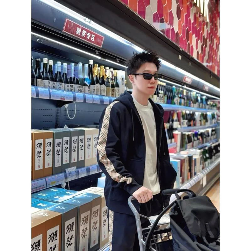（断码撤柜  ）25款休闲时尚明星同款肩部织带男款开衫卫衣B-072