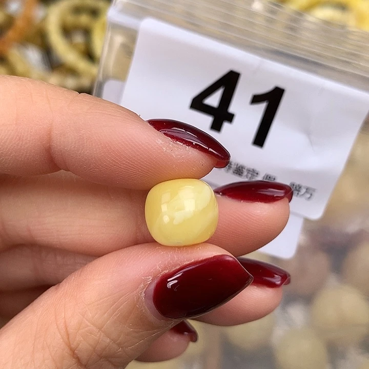 蜜蜡未镶嵌珠宝奇石11.8