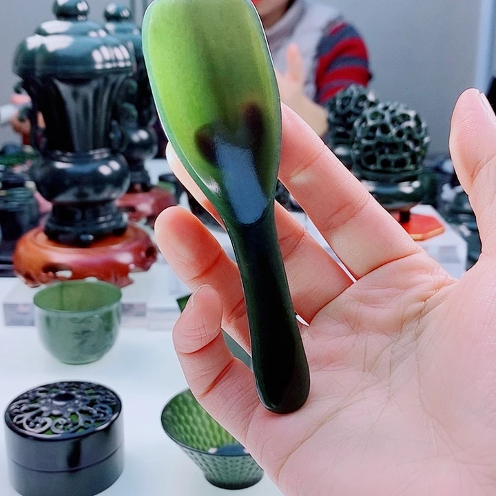 和田玉（青玉）未镶嵌把件