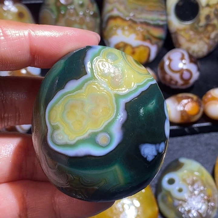 玛瑙/玉髓未镶嵌珠宝奇石42