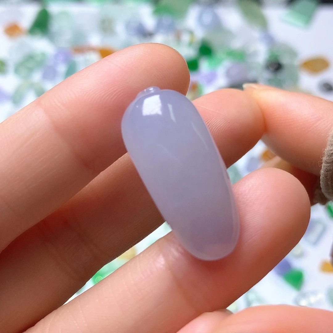 翡翠未镶嵌颈饰瓜