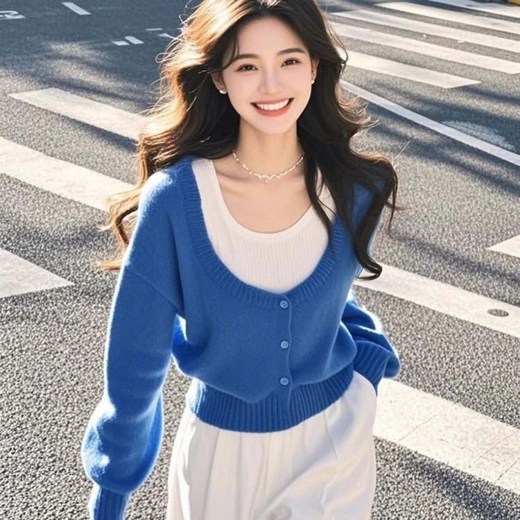 洋气减龄上衣蓝色假两件针织衫女2025秋冬新款今年流行的漂亮毛衣