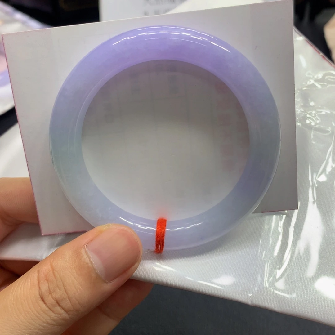 翡翠手镯（圆镯）未镶嵌翡翠手镯有瑕