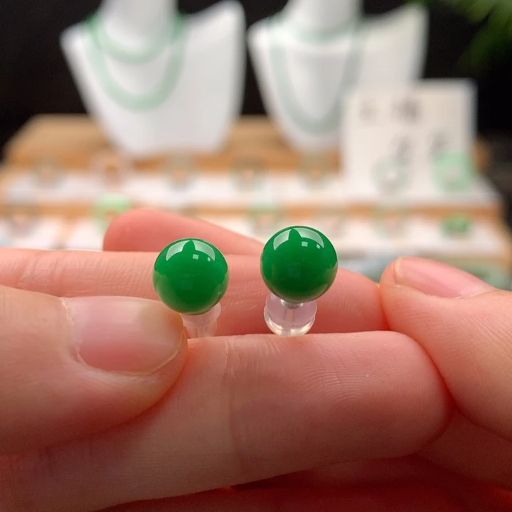 翡翠18K金镶嵌耳饰天然缅甸A货翡翠卡8mm