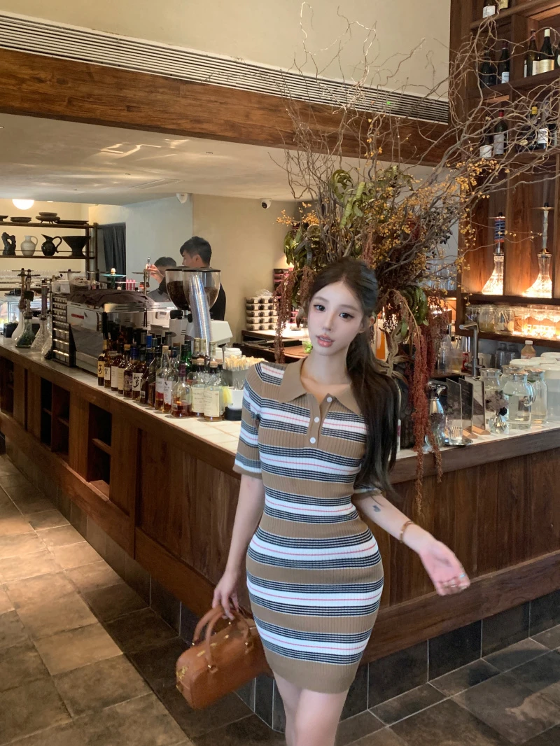法式小香风翻领针织条纹短袖连衣裙女气质时尚百搭弹力收腰短裙子