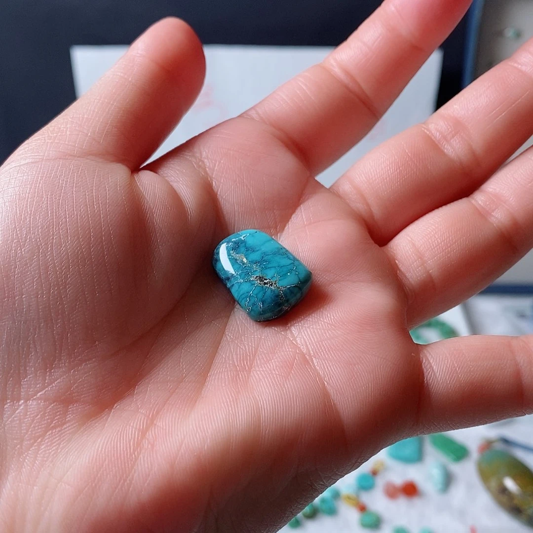 绿松石颈饰未镶嵌