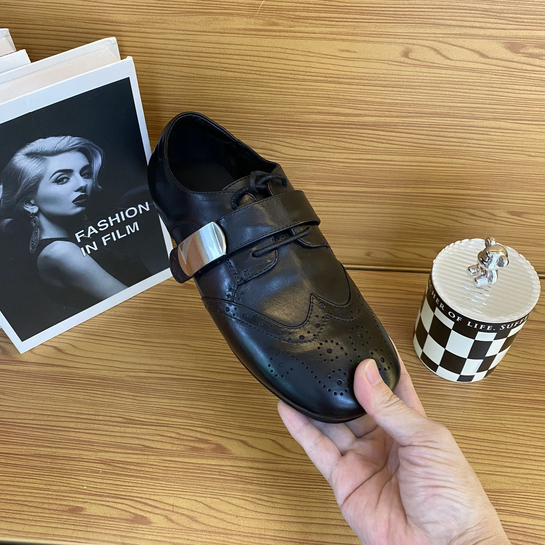 1645-1秋季真皮复古平底鞋深口单鞋圆头低跟女鞋雕花布洛克小皮鞋