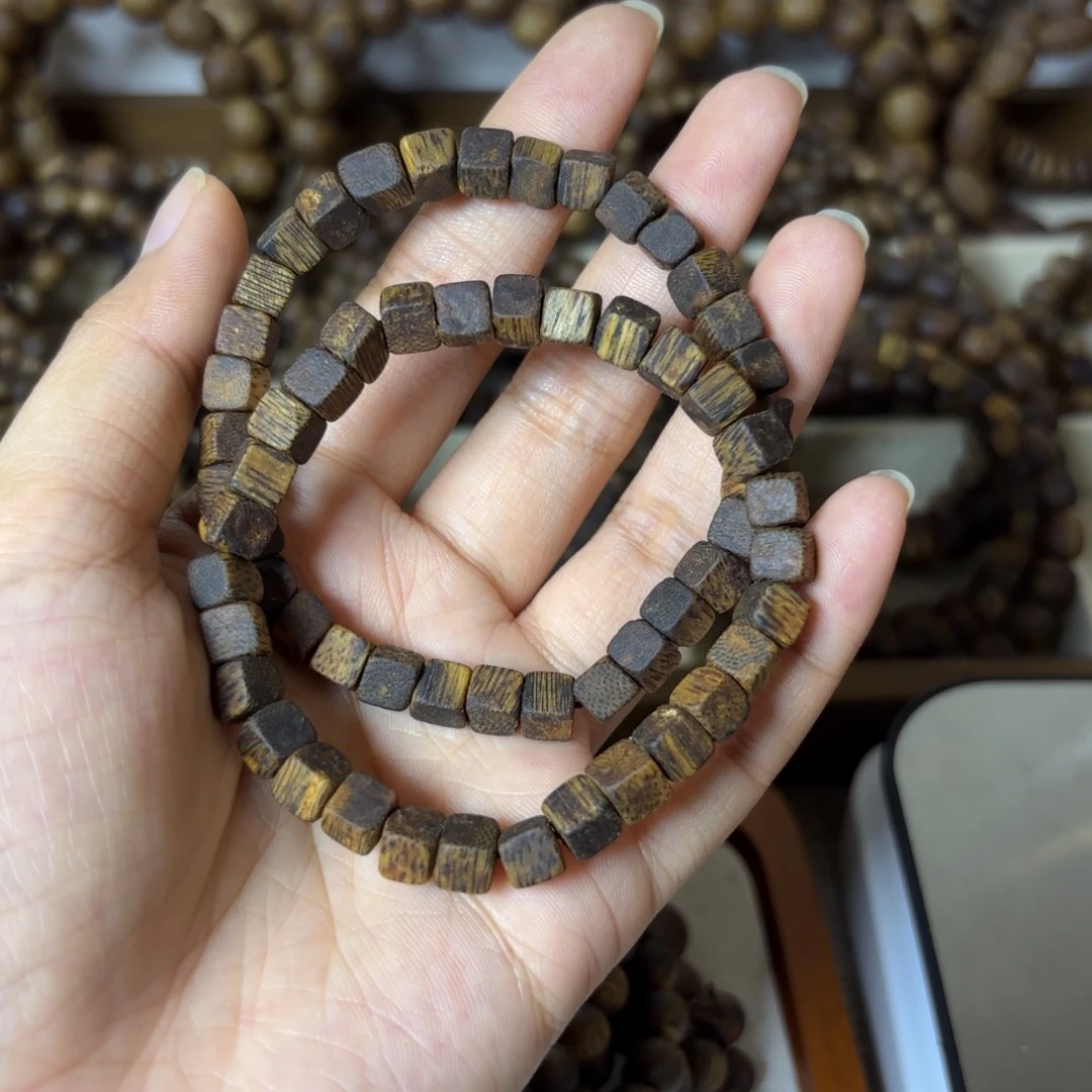 【艺香阁】红骨凹身卡5方珠沉水浮/随机发一+养香罐养香料