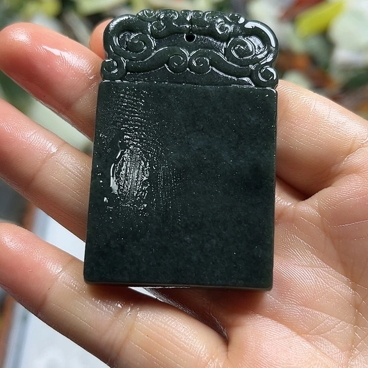 未镶嵌透闪石质玉珠宝奇石