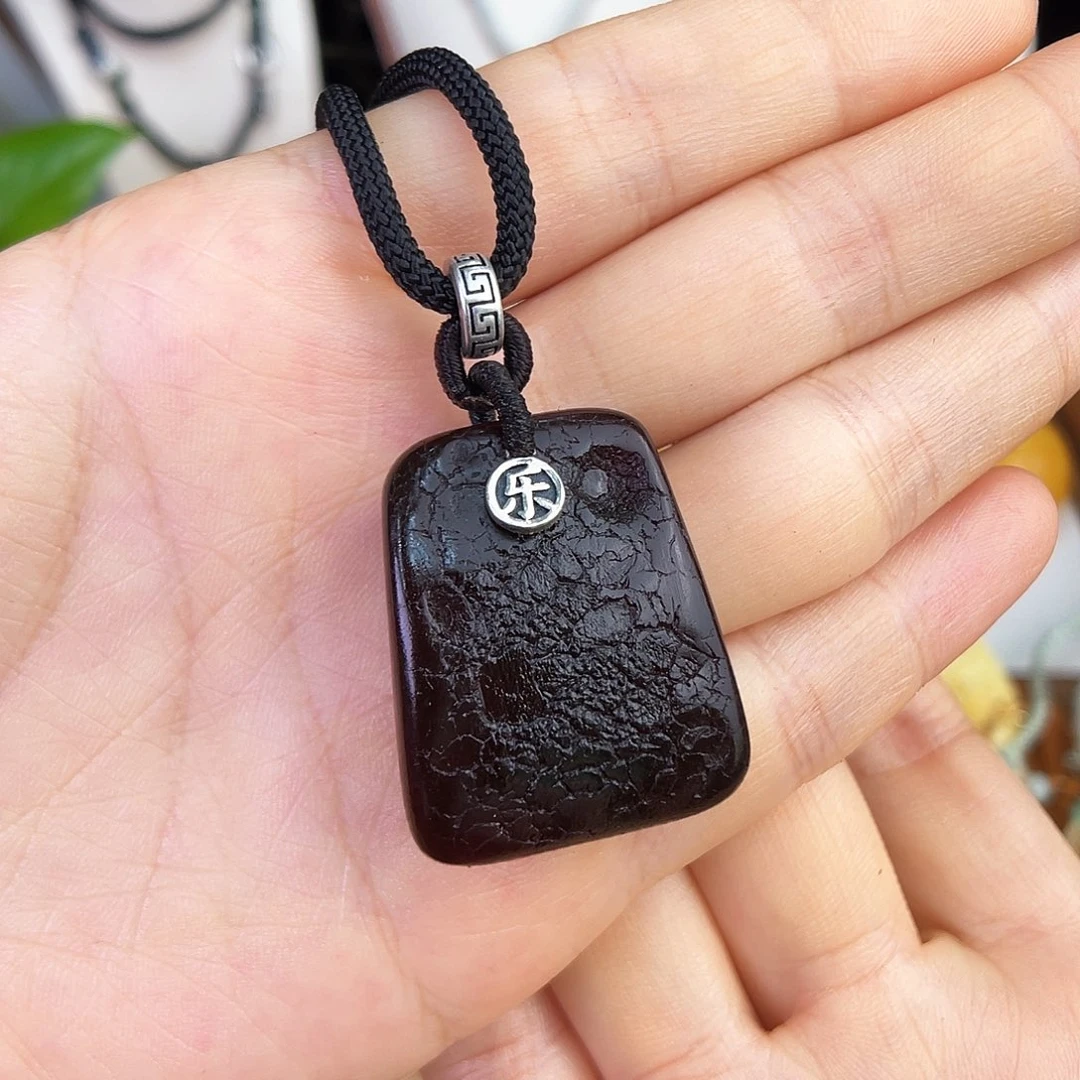 未镶嵌琥珀珠宝奇石，