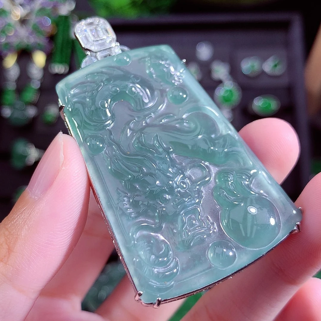 颈饰未镶嵌翡翠天然