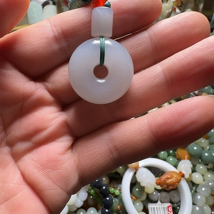 和田玉（青白玉）未镶嵌颈饰