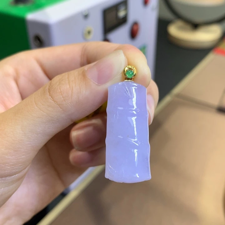 翡翠18K金镶嵌颈饰翡翠