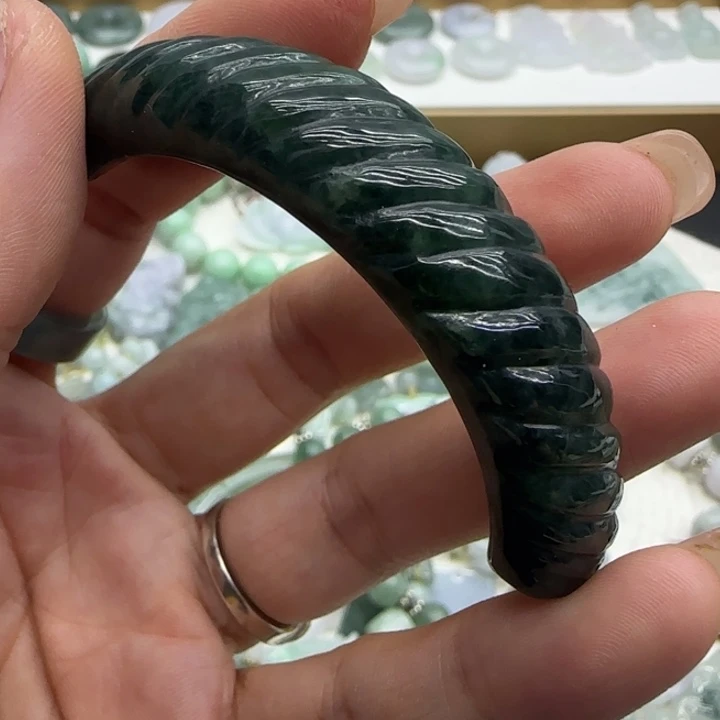 未镶嵌手链翡翠半镯