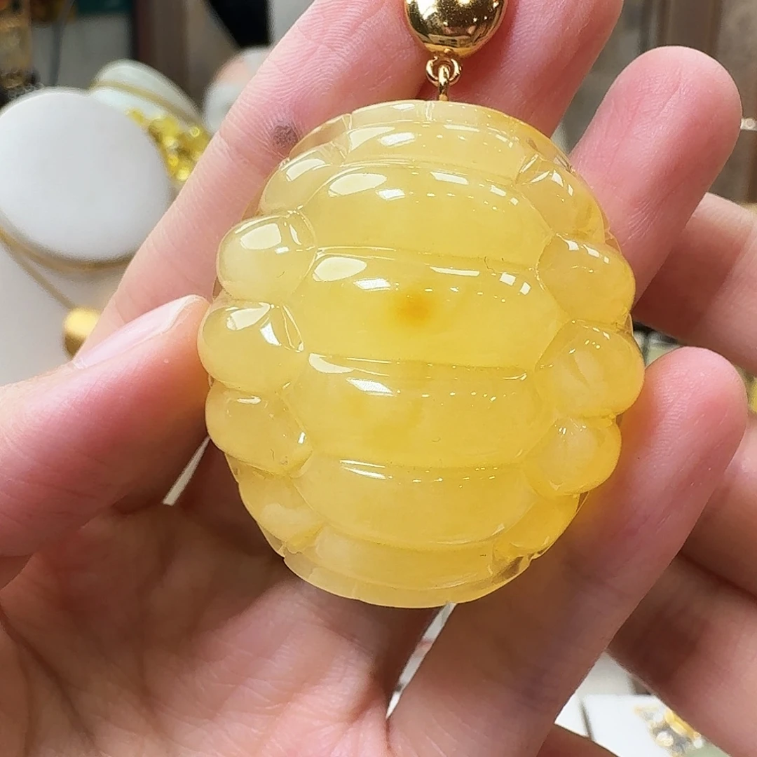 琥珀未镶嵌颈饰吊坠