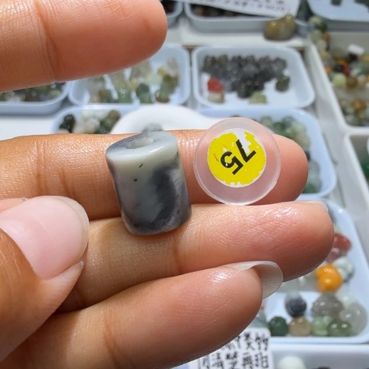 和田玉未镶嵌珠宝奇石