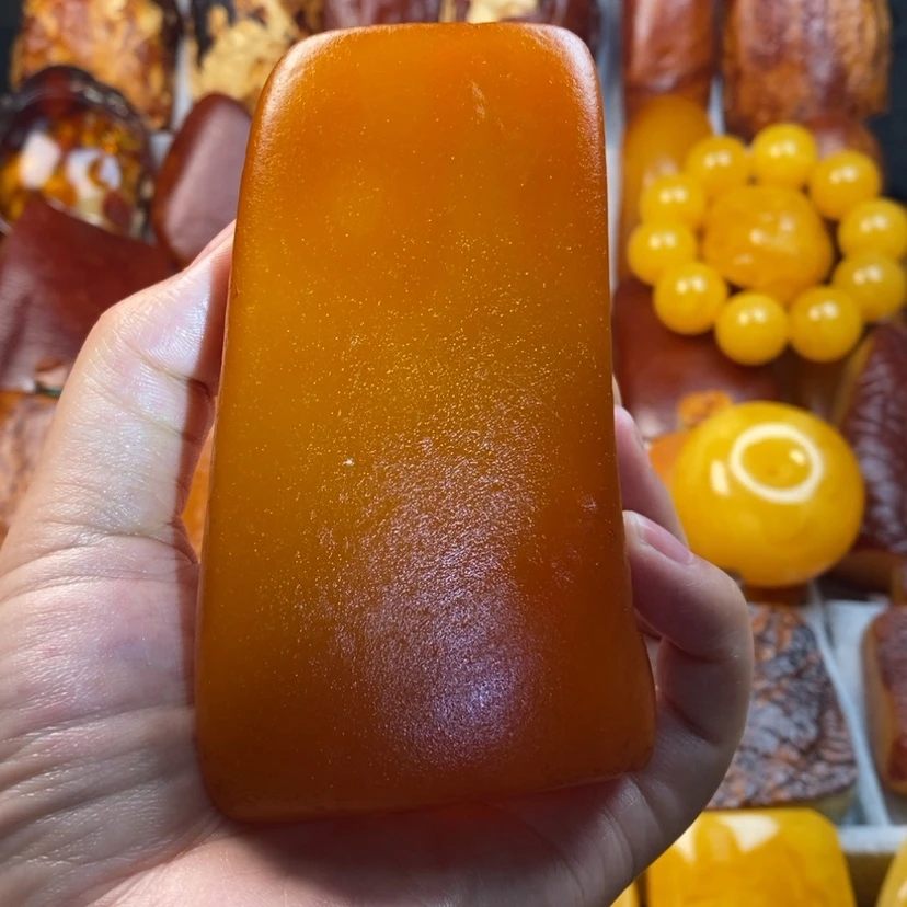 【闪购商品】定制琥珀诱**雨裸石，。