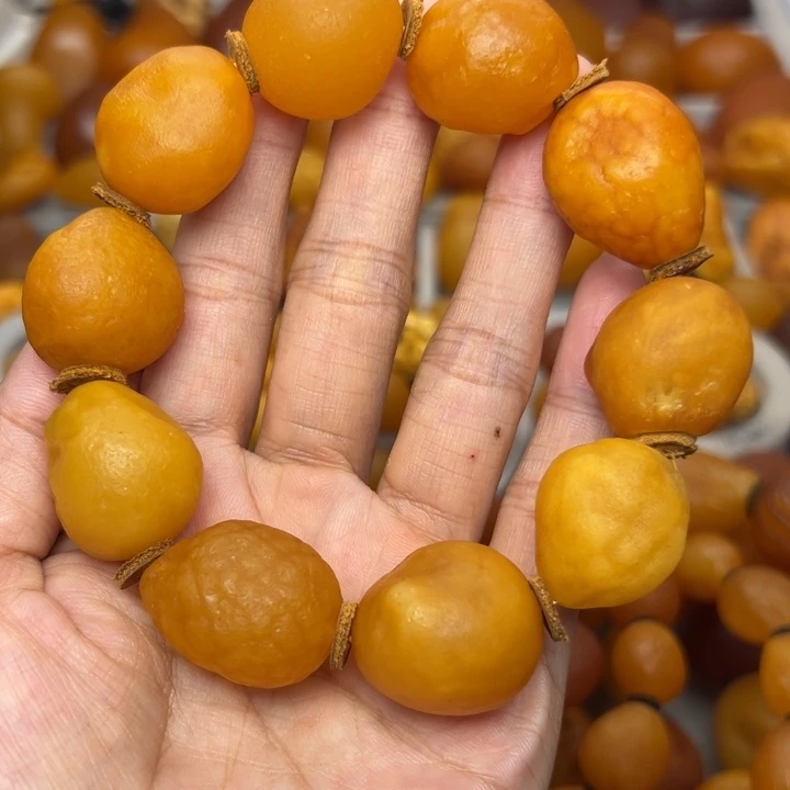 琥珀未镶嵌颈饰天然蜜蜡