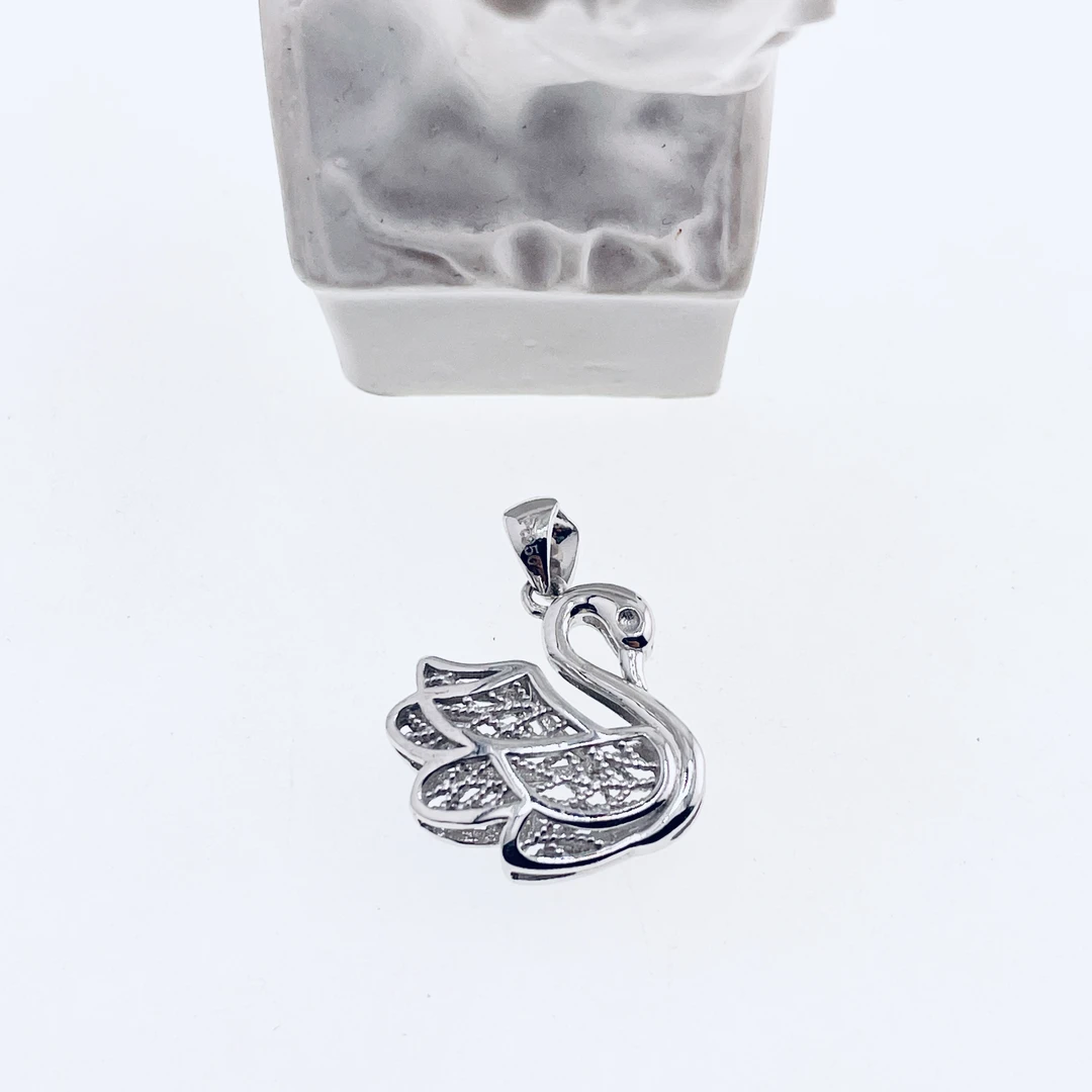 铂金Pt950镂空天鹅吊坠3.33克