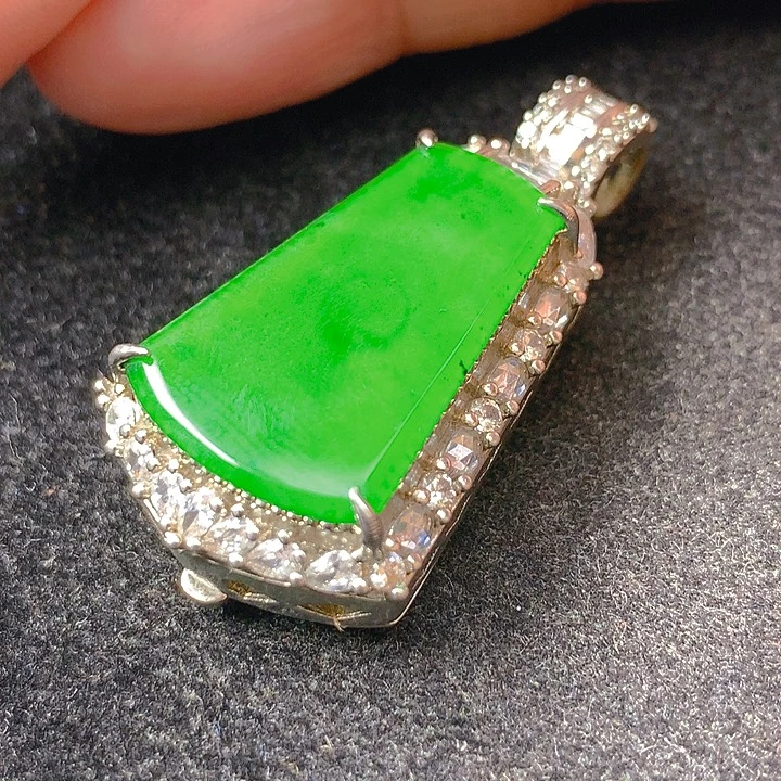 颈饰未镶嵌翡翠多样性