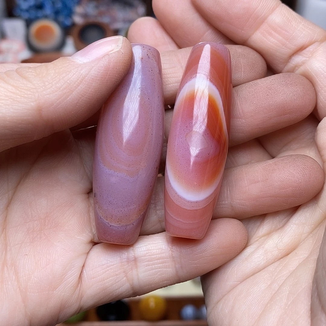 ，***，玛瑙/玉髓未镶嵌颈饰