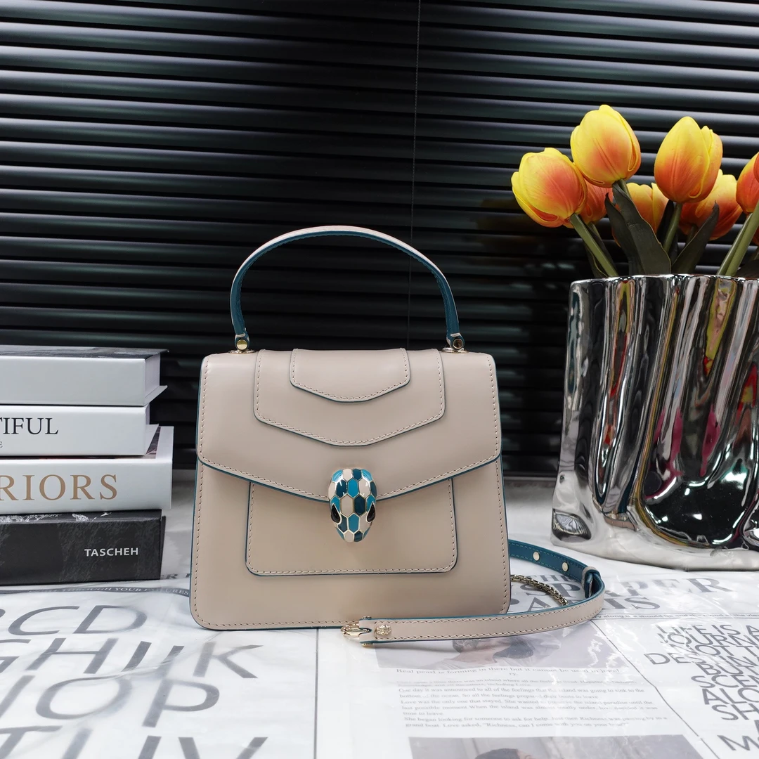 95新 BVLGARI/宝格丽 奶茶色斜挎包T10230596