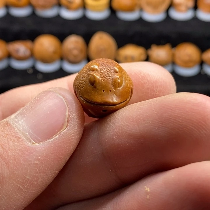 南***意龙纹桃核纯手工金蟾