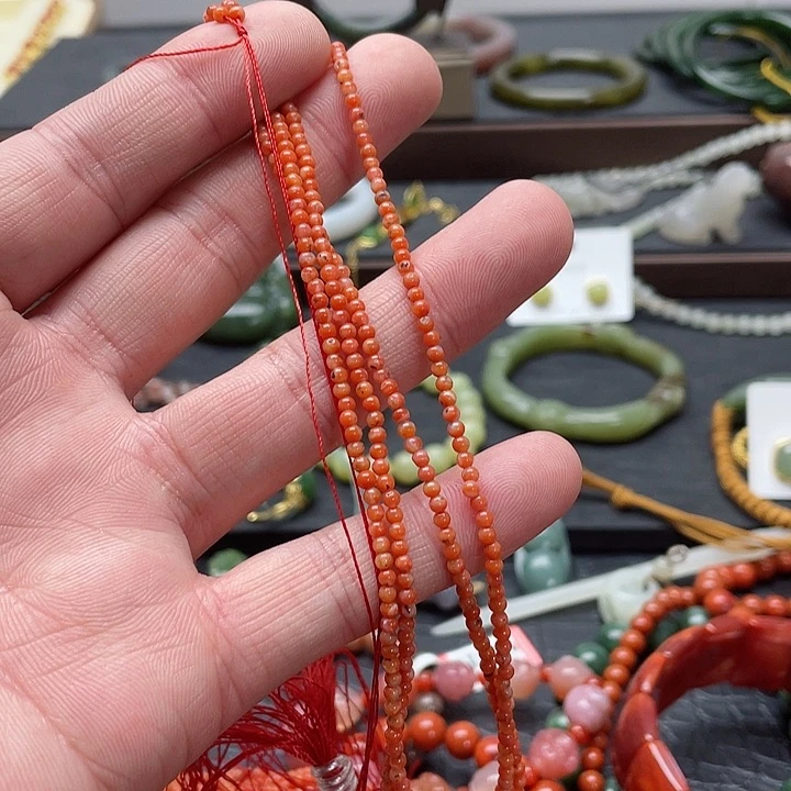 南红玛瑙颈饰未镶嵌