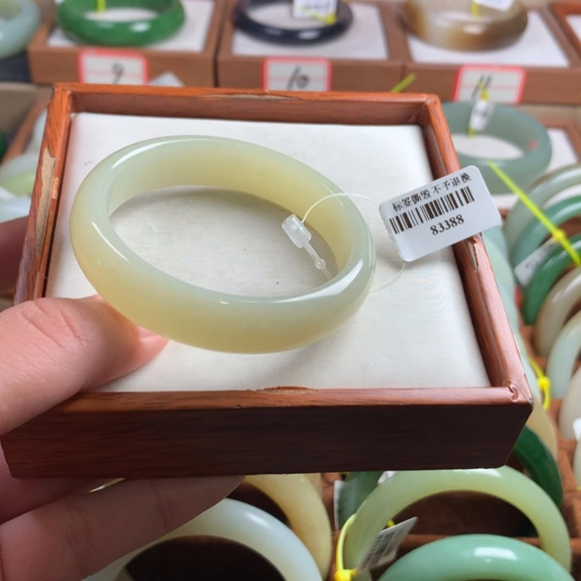 【闪购商品】和田玉手镯未镶嵌50.7