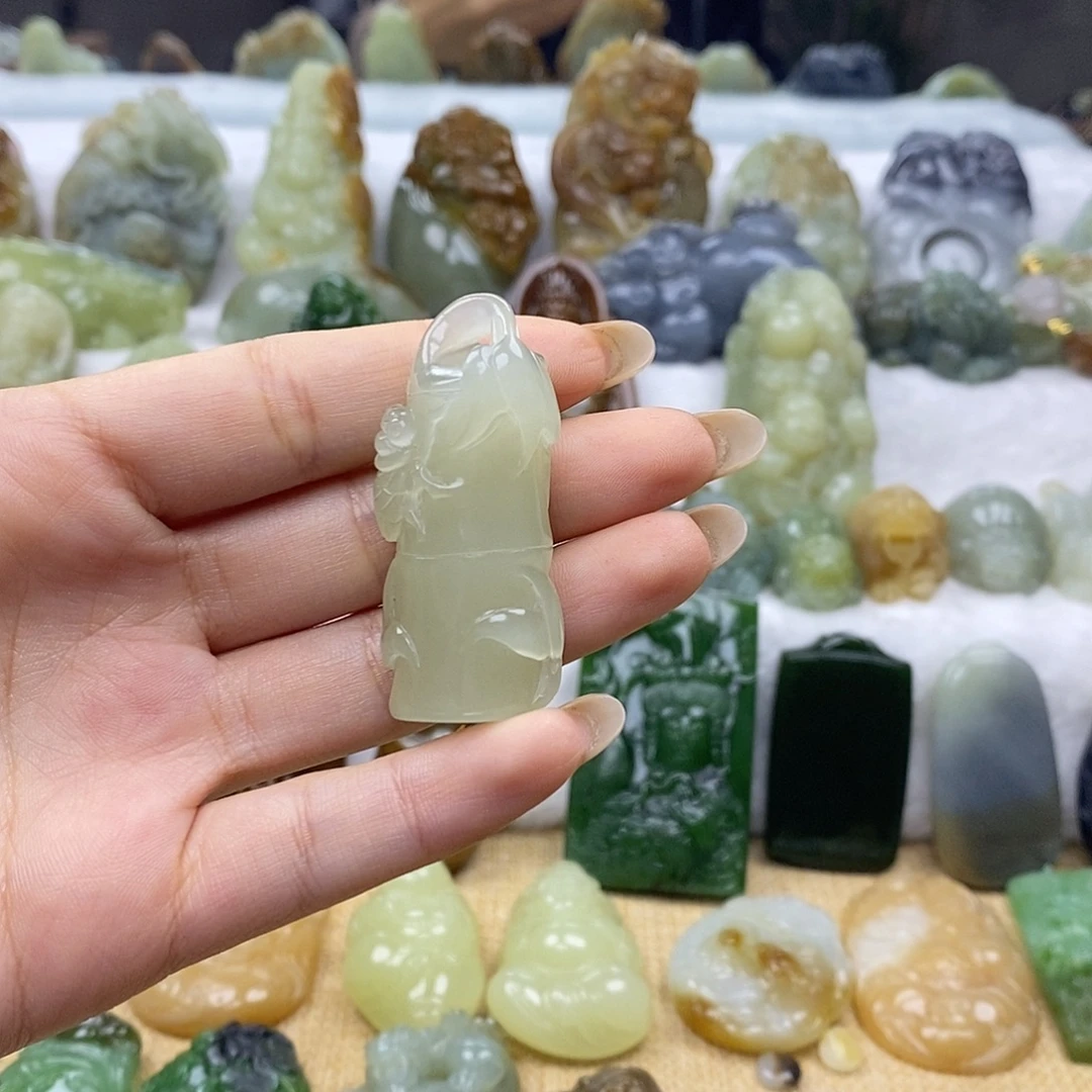 和田玉未镶嵌颈饰